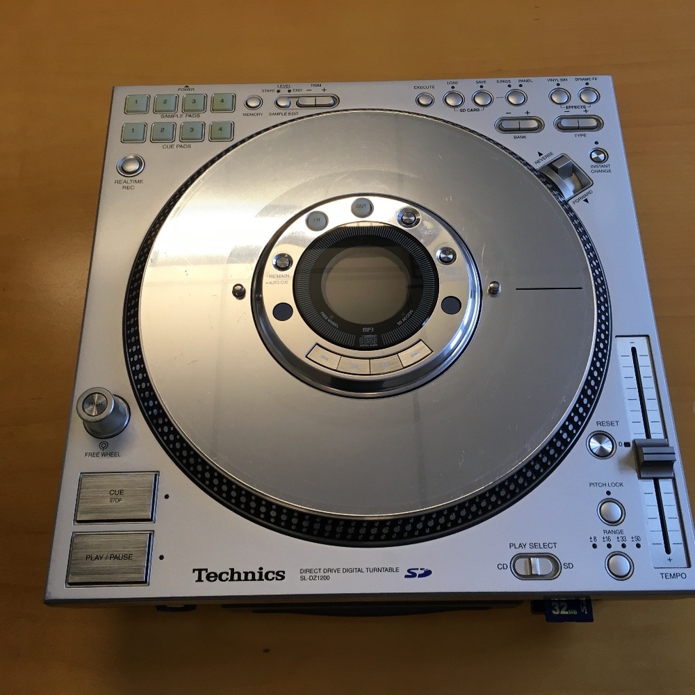 Technics SL-DZ1200 DJ CD/MP3 player